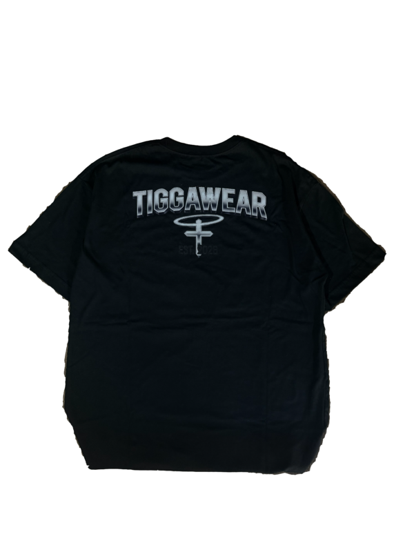 Remera Divine War con VVS