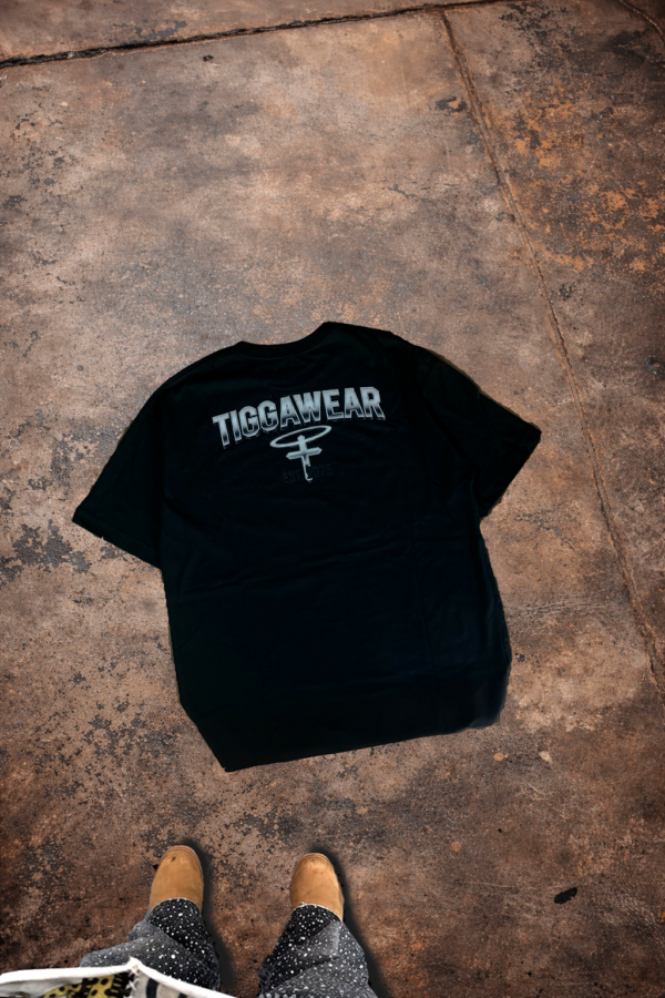 Remera Divine War con VVS